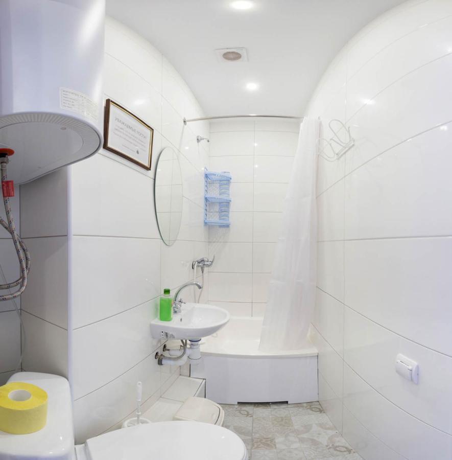 Cozy Apartment Beside Metro Yaroslava Mudroho, Universytet - Chernyshevska Str 95-6 Kharkov Luaran gambar